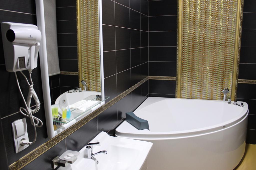 Astor Hotel & Spa Bişkek Dış mekan fotoğraf